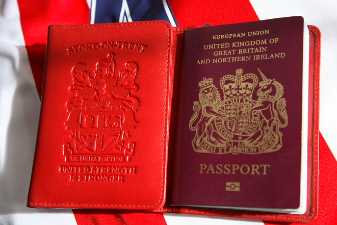 Stoke-on-Trent Passport Holder. Vis Unita Fortior - United Strength is Stronger.